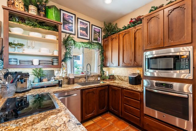 2143 E CAVALRY Road, New River, AZ 85087