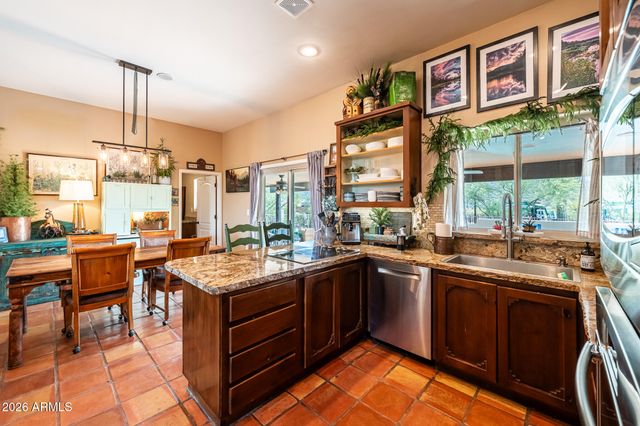 2143 E CAVALRY Road, New River, AZ 85087