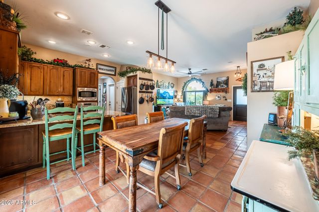 2143 E CAVALRY Road, New River, AZ 85087