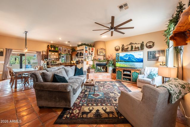 2143 E CAVALRY Road, New River, AZ 85087