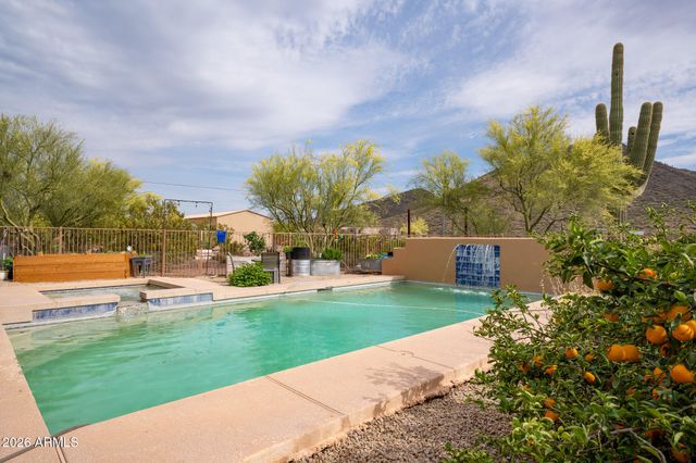 2143 E CAVALRY Road, New River, AZ 85087