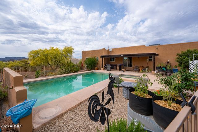 2143 E CAVALRY Road, New River, AZ 85087