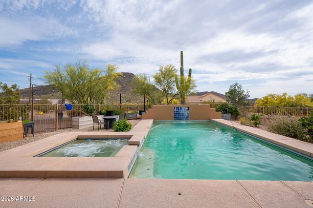 2143 E CAVALRY Road, New River, AZ 85087