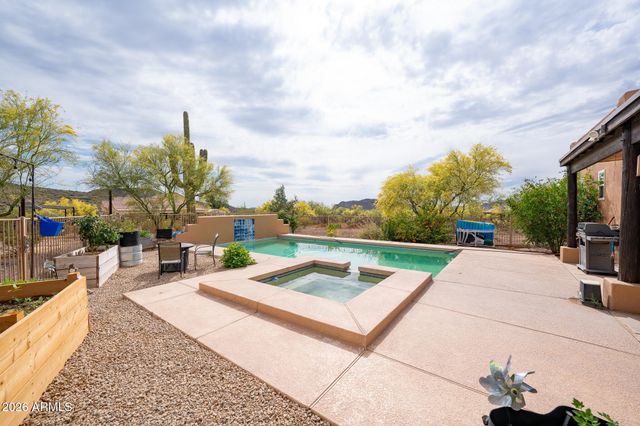 2143 E CAVALRY Road, New River, AZ 85087