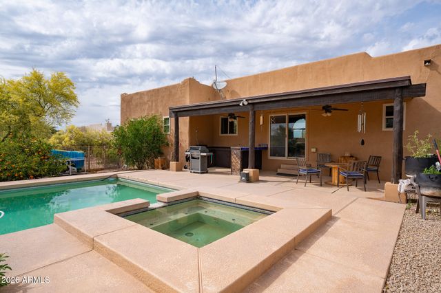 2143 E CAVALRY Road, New River, AZ 85087