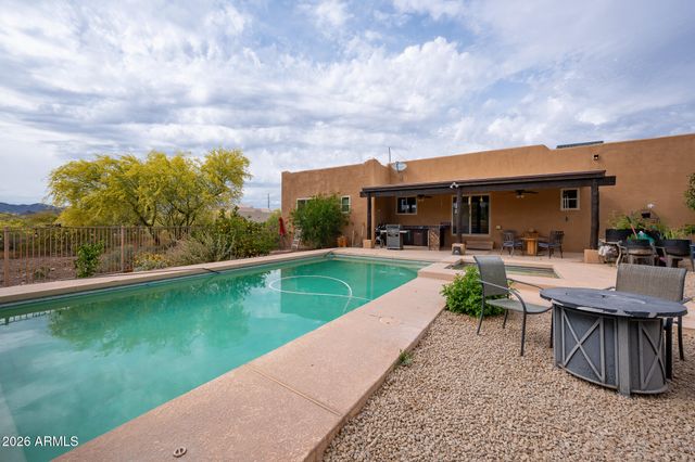 2143 E CAVALRY Road, New River, AZ 85087