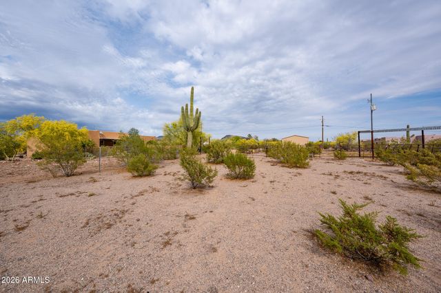 2143 E CAVALRY Road, New River, AZ 85087