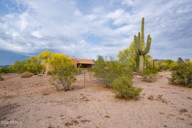 2143 E CAVALRY Road, New River, AZ 85087