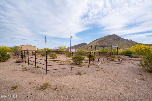 2143 E CAVALRY Road, New River, AZ 85087