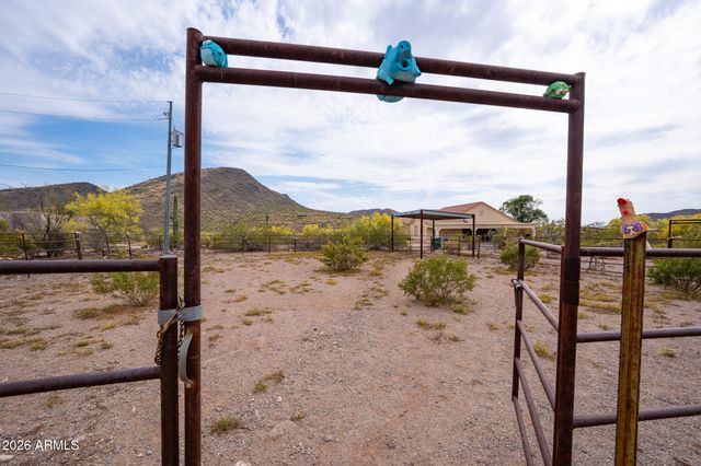2143 E CAVALRY Road, New River, AZ 85087