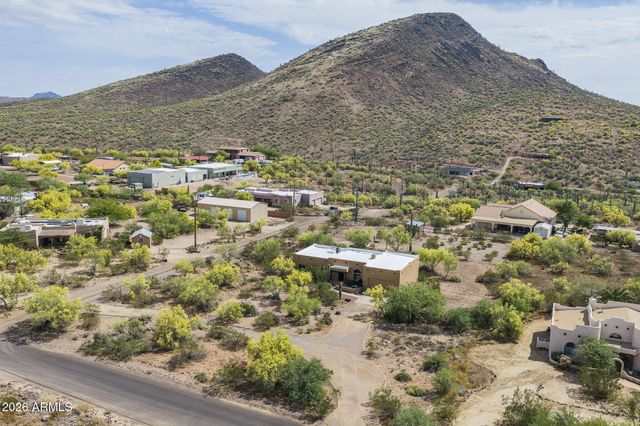 2143 E CAVALRY Road, New River, AZ 85087