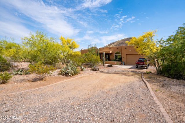 2143 E CAVALRY Road, New River, AZ 85087