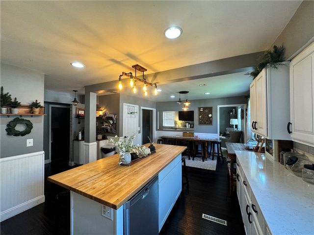 135 Janet St, Chippewa Twp, PA 15010