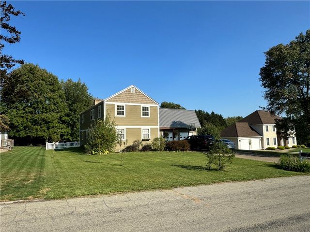 135 Janet St, Chippewa Twp, PA 15010