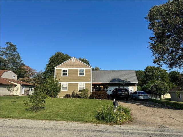 135 Janet St, Chippewa Twp, PA 15010