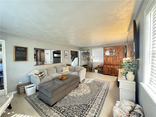 135 Janet St, Chippewa Twp, PA 15010