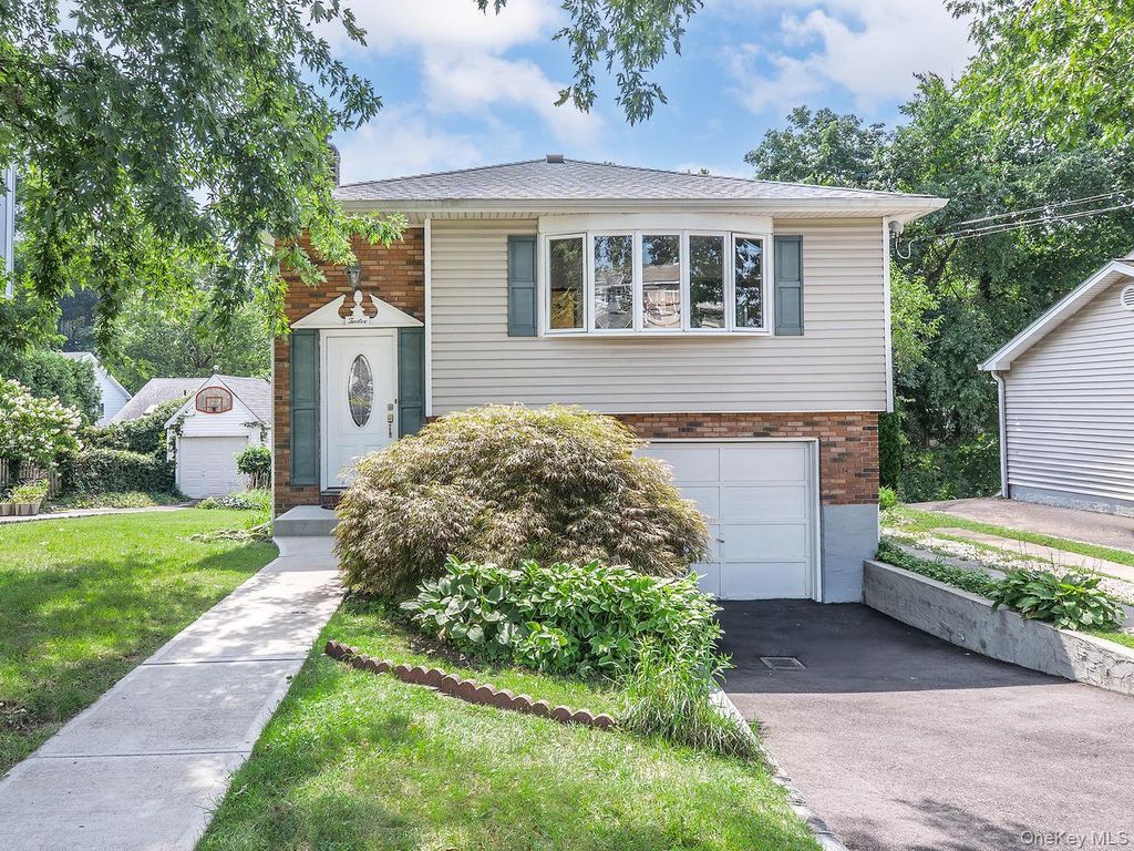 12 3rd Avenue, Port Washington, NY 11050 — exterior