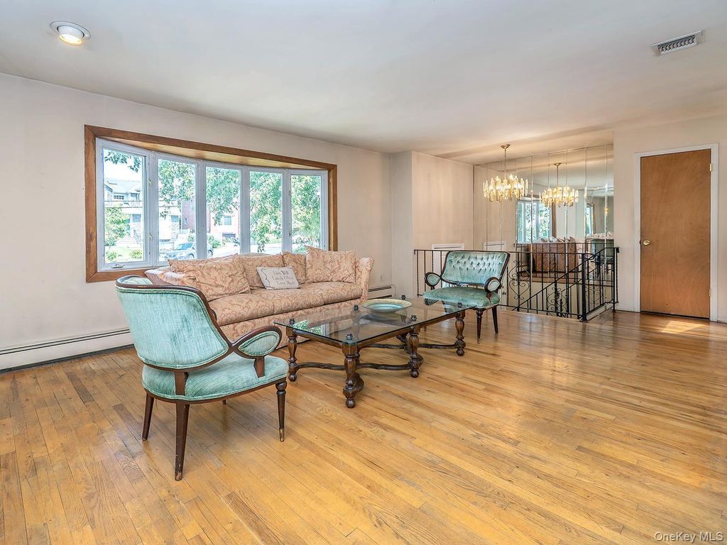 12 3rd Avenue, Port Washington, NY 11050 — photo 3