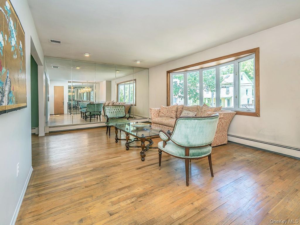 12 3rd Avenue, Port Washington, NY 11050 — photo 4