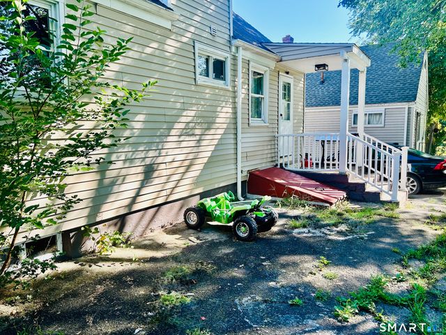 85 Pershing Street, Hartford, CT 06112