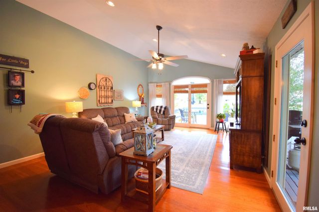 417 JAY Drive, Mt Vernon, IL 62864