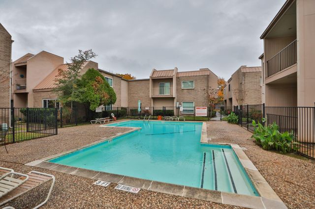 1115 Augusta Drive A2, Houston, TX 77057