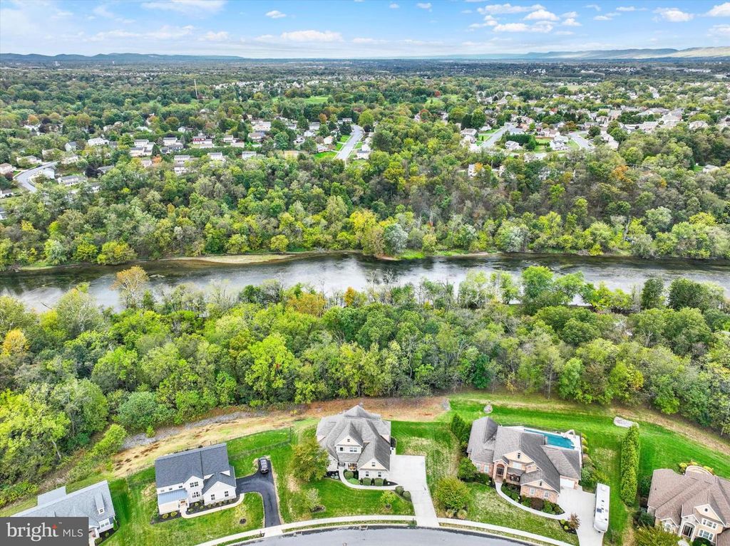 Image 56 of property listing at 19 MARINA DR, Camp Hill, PA 17011