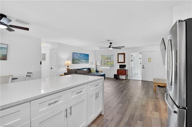 1305 SE 29th TER, Cape Coral, FL 33904