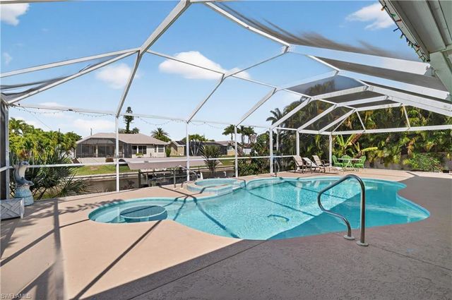 1305 SE 29th TER, Cape Coral, FL 33904