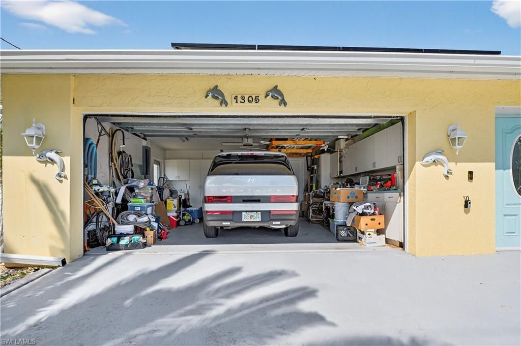 Image 41 of property listing at 1305 SE 29th TER, Cape Coral, FL 33904