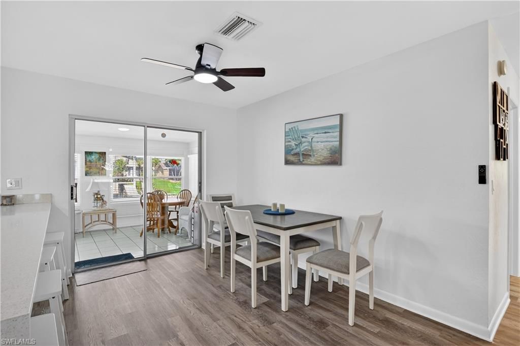 Image 9 of property listing at 1305 SE 29th TER, Cape Coral, FL 33904