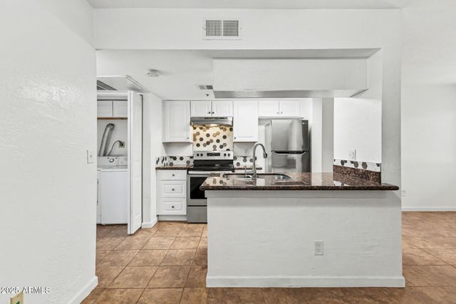 12123 W BELL Road 211, Surprise, AZ 85378