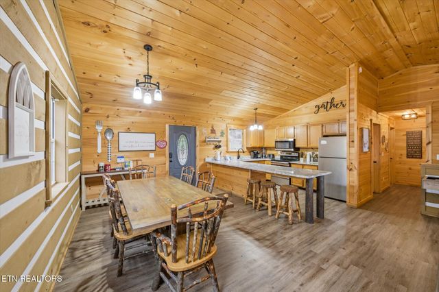 2037 Mccarter Drive, Sevierville, TN 37862