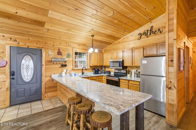 2037 Mccarter Drive, Sevierville, TN 37862