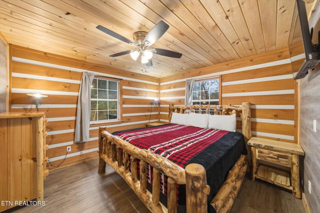 2037 Mccarter Drive, Sevierville, TN 37862