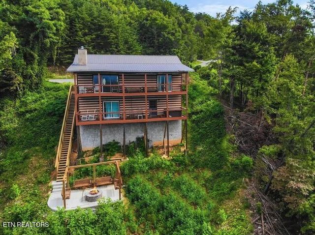 2037 Mccarter Drive, Sevierville, TN 37862