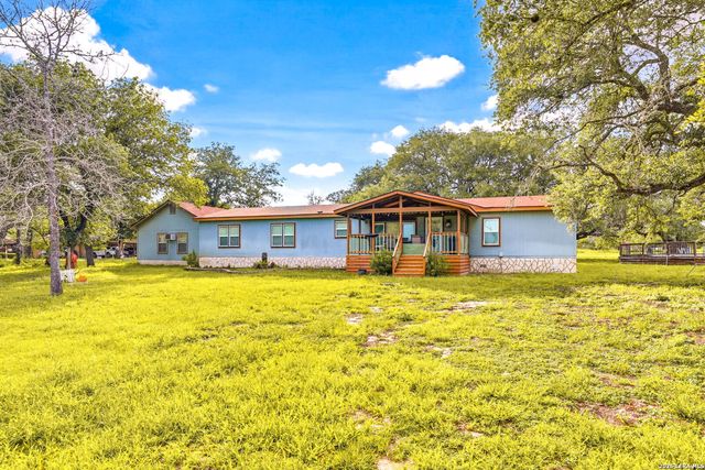 227 MISTY BND, Floresville, TX 78114