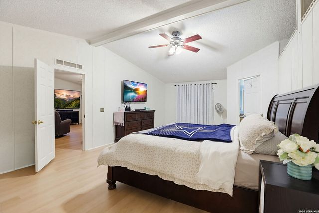 227 MISTY BND, Floresville, TX 78114