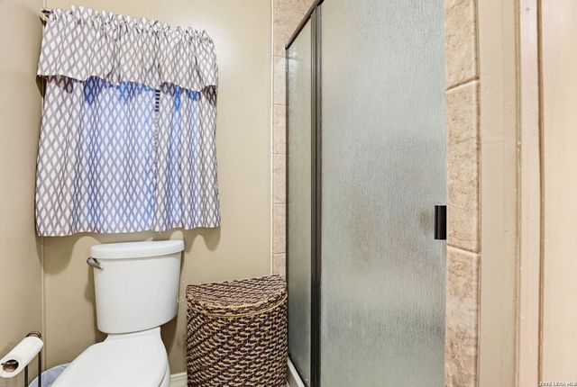 227 MISTY BND, Floresville, TX 78114