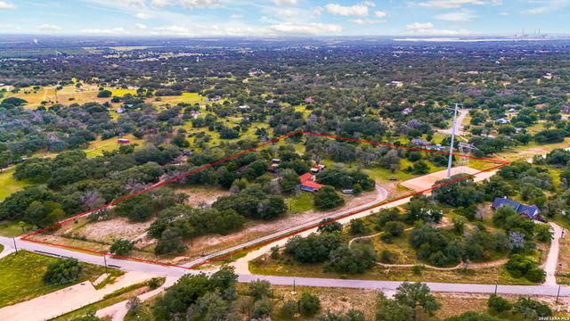 227 MISTY BND, Floresville, TX 78114