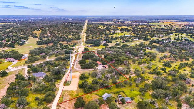 227 MISTY BND, Floresville, TX 78114