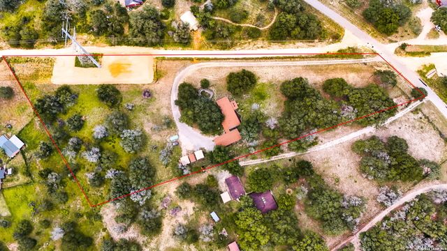 227 MISTY BND, Floresville, TX 78114