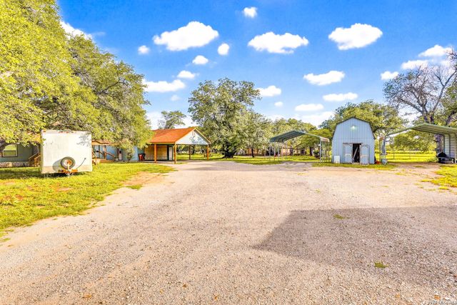 227 MISTY BND, Floresville, TX 78114