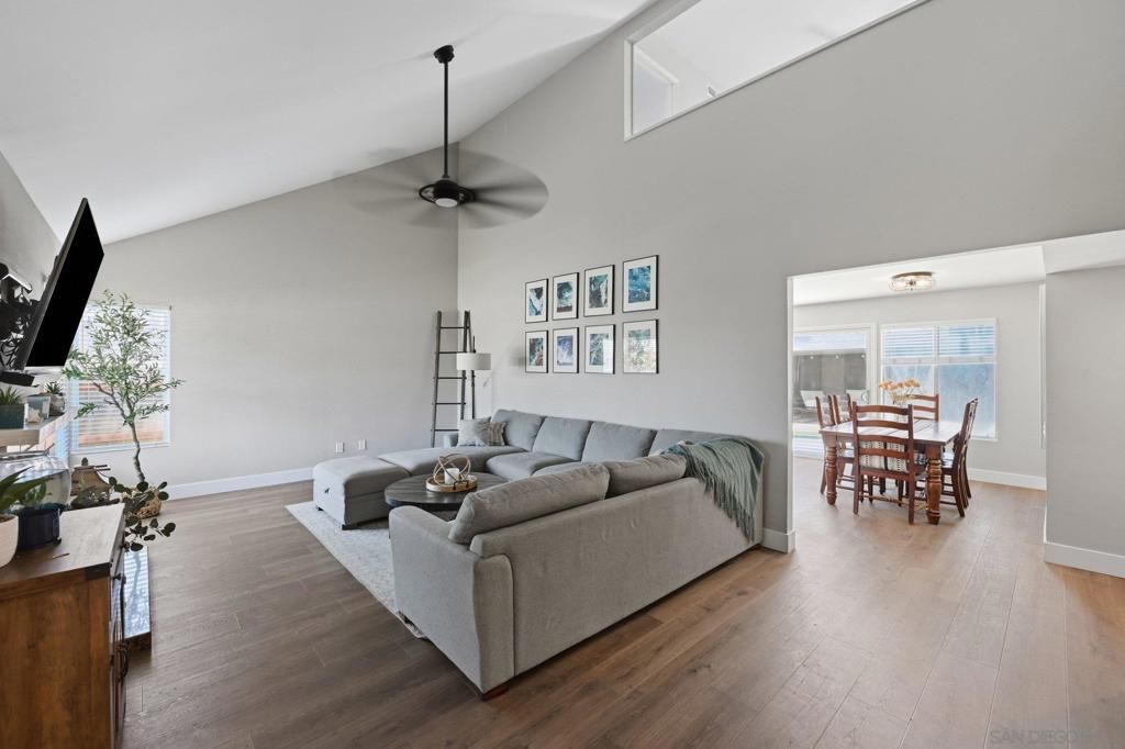Image 3 of property listing at 12909 Margate Ave, Poway, CA 92064