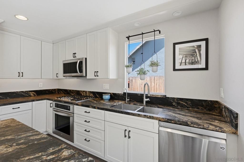Image 8 of property listing at 12909 Margate Ave, Poway, CA 92064