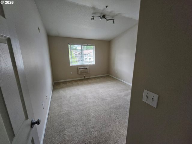 720 Nw 185TH Ave 306, Beaverton, OR 97006