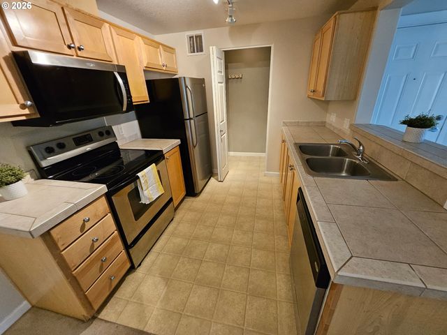 720 Nw 185TH Ave 306, Beaverton, OR 97006