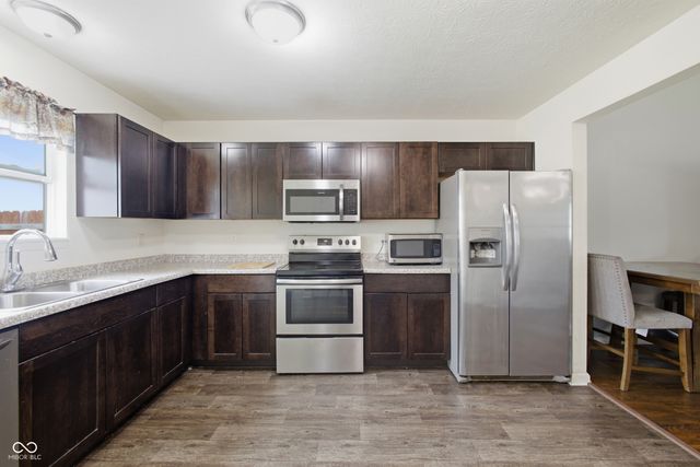 8038 Grove Berry Way, Indianapolis, IN 46239