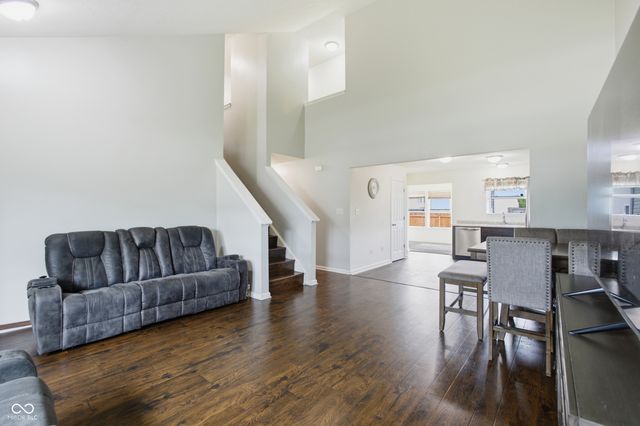 8038 Grove Berry Way, Indianapolis, IN 46239