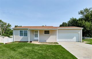 4001 De Smet Lane, St Charles, MO 63304